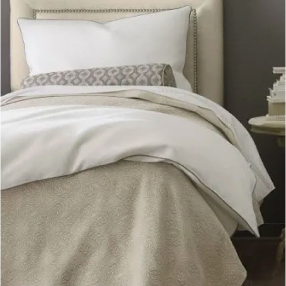 Peacock Alley Couture “Sorrento” Collection Duvet and 2 Boudoir Shams